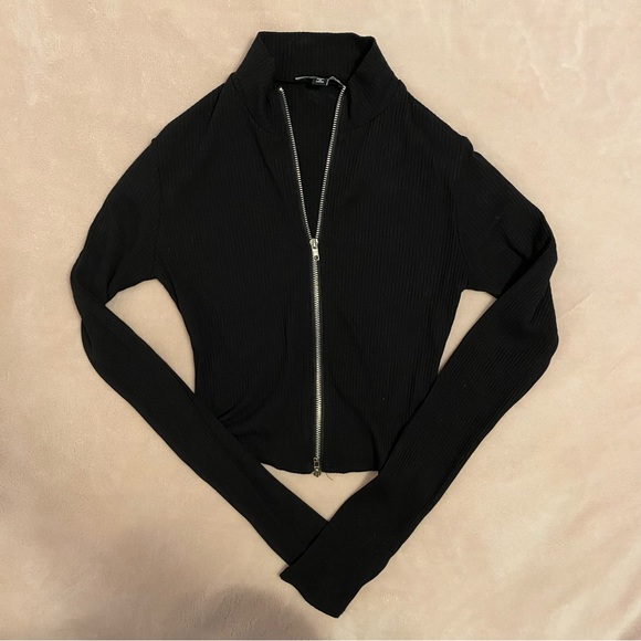 Fashion Nova Black Long Sleeve Ribbed Zipper Crop Top - Picture 8 of 8